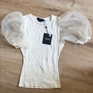 GSTQ ribbed sheer puff sleeve top nwt